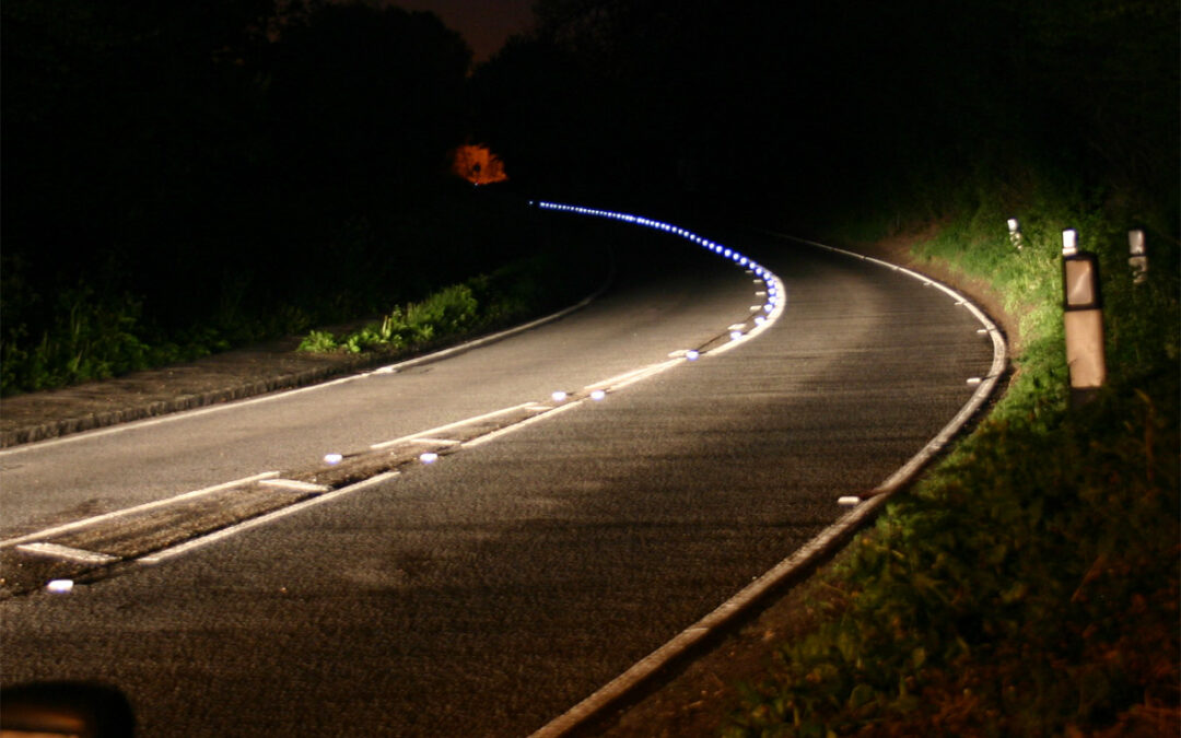 Stakleni stupovi za ceste: Prednosti osvjetljenja i besprijekorna instalacija