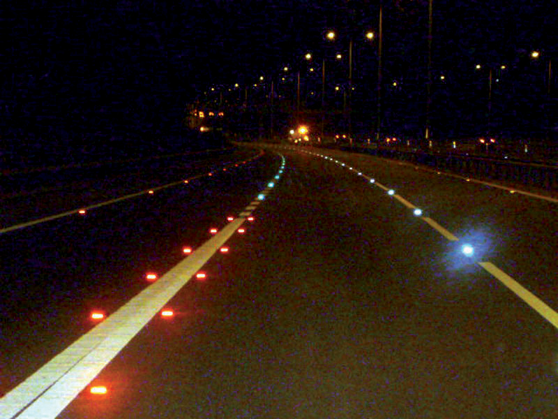 Solar Road Stud Lights: valaisevat tiet Filippiineillä
